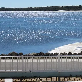 Beach Front Motel - Image 3