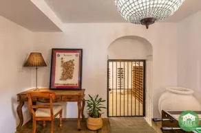 Town house with jacuzzi and foosball table - Image 5