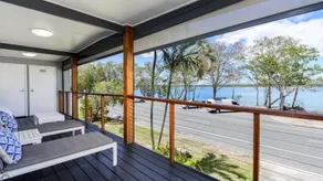 Stylish Unit Opposite Foreshore - Sylvan Beach Esp, Bellara - Image 4