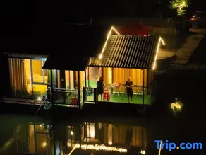 Automobile Inn Fishing base - Image 3