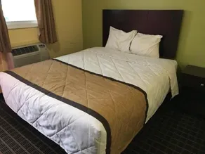 Budget Inn - Image 2