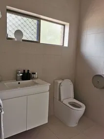 Lake Clifton Tavern - Image 3