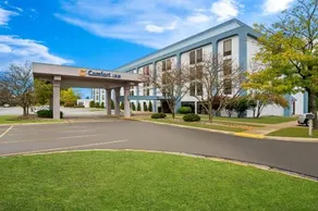 Hampton Inn Cadillac - Image 3