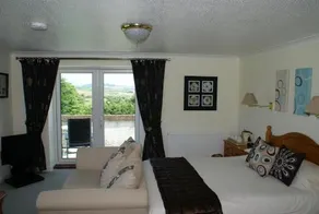 Trelaske Hotel & Restaurant - Image 3