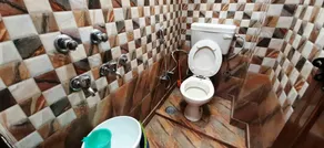 Posh S Delhi Foreigners Area Lajpat Nagar - Image 4