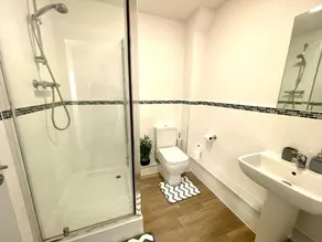 New Stylish Cosy and Bright Apartment - Fantastic Location - Image 3