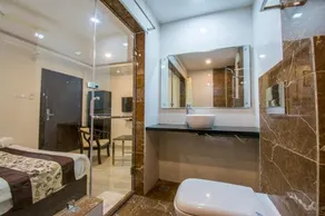 New Hotel Executive Inn - Image 2