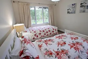 The Summer House Retreat - Image 4