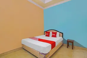 OYO 92631 Hotel Dan Aula Wahyu Sari B - Image 4