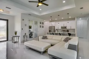New Build Contemporary Luxury 3 Bed Home w/ Pool on Canal - Image 5