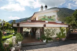 Villa Ida Bed and Breakfast - Image 3