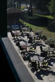 Apat Hotel And Restaurant - Image 3