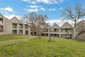 Cozy Retreat in Central East Austin - Image 5