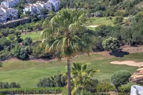Vista Golf Luxury & Sea View Apartment - Image 4