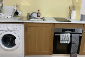 Impeccable 1-bed Apartment in Sevenoaks, Kent - Image 3