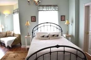 The Bell House Inn - Image 2