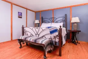 Coyote Station Guesthouse - Image 3