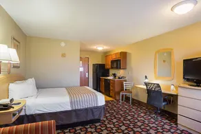 Birch Hill Suites Clarksville - Image 4
