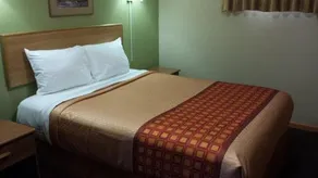 Happy Journey Motel - Image 4