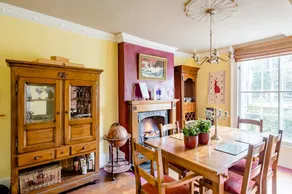 Billericay Georgian House Sleeps 6 Pet Friendly - Image 3