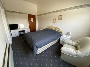 Friends Hotel - Image 3