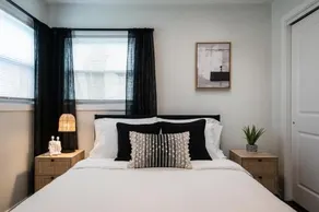 Luxurious House, 25 min Downtown, 10min Midway - Image 3