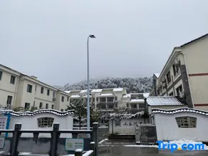 Huanting· Shanshuitongli Hotel - Image 5