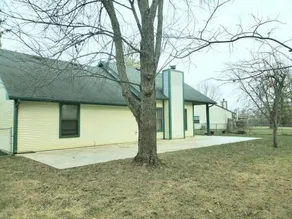 Cozy Indy Home - Image 4