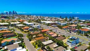 Gold Coast Stylish Beach Side House - Image 5