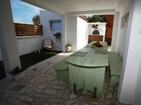 Evas House - Image 4