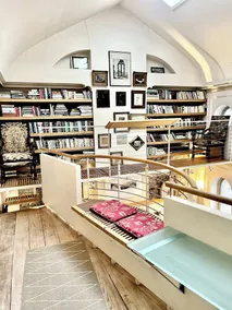 118 A Perfect Blend of Charm and Luxury - Image 4