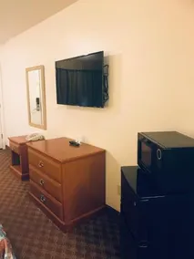 Woodburn Inn - Image 2