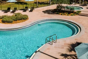 Clarion Suites Maingate - Image 2