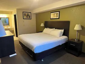 Cozy Inn - Image 4