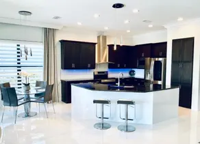 Luxury Home with Pool & Spa - Image 2