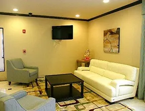 Grand Inn And Suites - Image 3