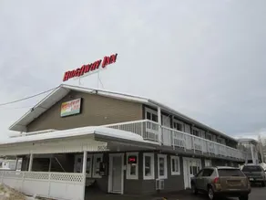 Hideaway Inn - Image 4