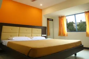 Hotel Senthil Residency - Image 5