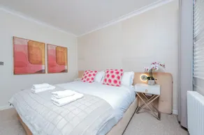 4 Guests - 20min to London - Free Parking - PetsOk - Image 4