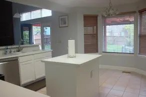 Amazing 4 Bedroom House with nice Backyard - Image 4