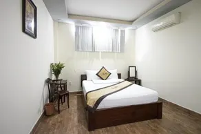 May Hotel - Image 5