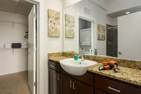 Luxury Apartment 329 - Image 2