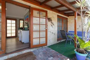 Binks Beach House - South Fremantle - Image 5