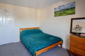 Cozy Corsham Apartment With 2 Bedrooms - Image 3