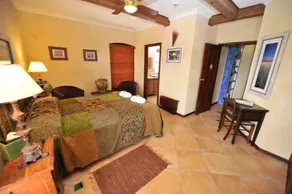 Manuel Towers Boutique B&B & Quality Units - Image 2