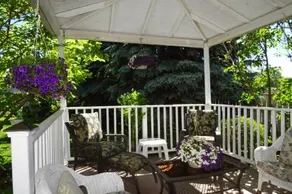 Eagle's Wing Bed & Breakfast - Image 4