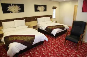 Cambridge Hotel Waterfront - Image 2