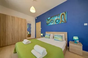 St Paul's Bay Penthouse with Views - Image 2