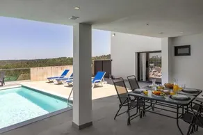 LUX House 15 min Fatima Nazare - Image 2