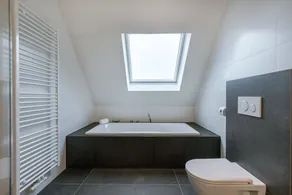 Luxurious apartment with parking - Image 4